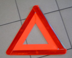 Fornitura e montaggio di un triangolo di sicurezza